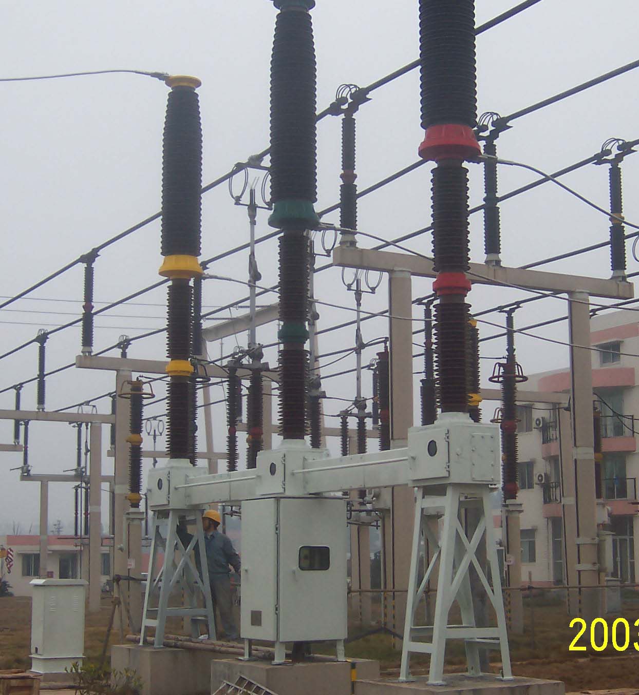 LW25A-252/T4000-50 SF6瓷柱式断路器-拉斯维加斯3133cc